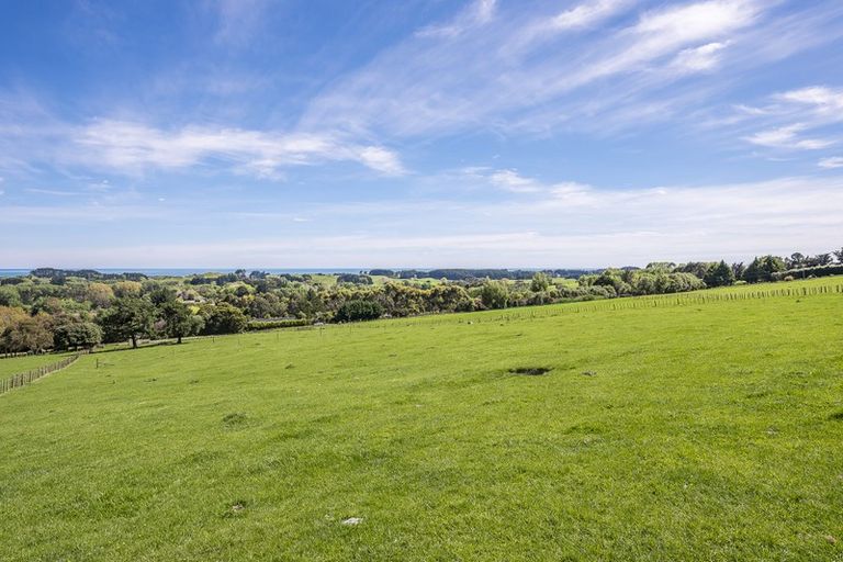 Photo of property in 39 Octavius Road, Peka Peka, Waikanae, 5391