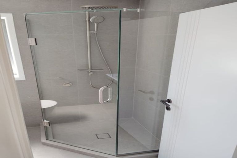 Photo of property in 34b Bradbury Road, Botany Downs, Auckland, 2010