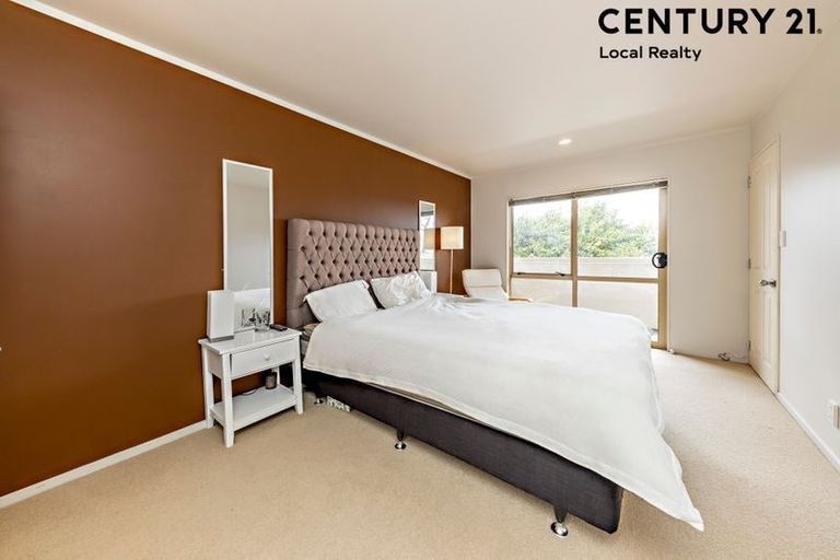 Photo of property in 11 Duxfield Drive, Ranui, Auckland, 0612