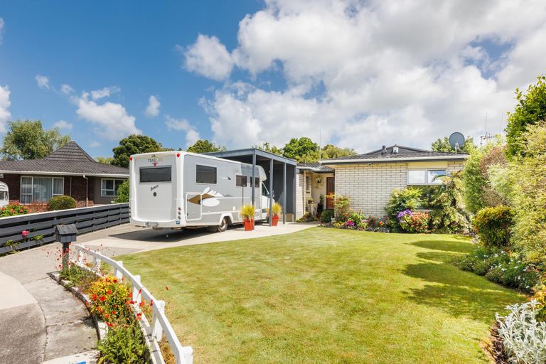 Photo of property in 3 Geraldine Crescent, Cloverlea, Palmerston North, 4412