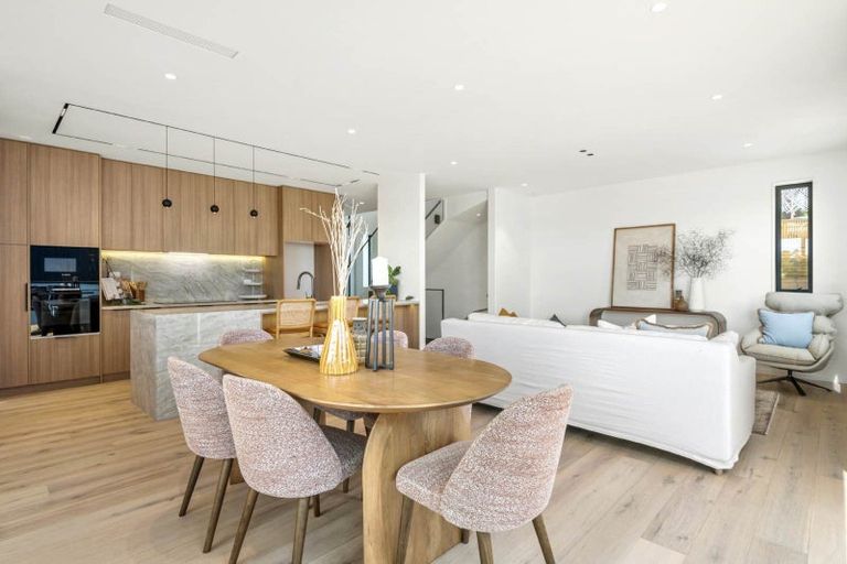 Photo of property in 8a Serrata Place, Browns Bay, Auckland, 0630