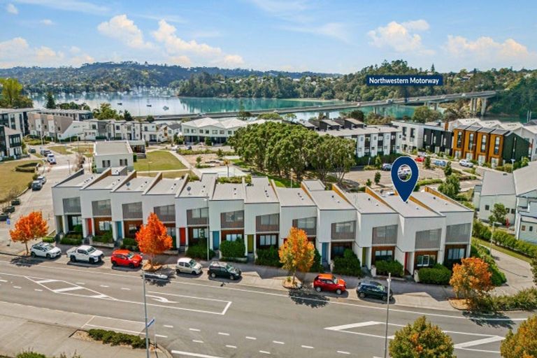 Photo of property in 21 Hudson Bay Road, Hobsonville, Auckland, 0616