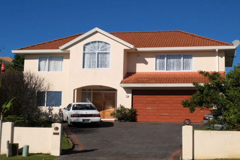 Photo of property in 17 Bampton Rise, Northpark, Auckland, 2013