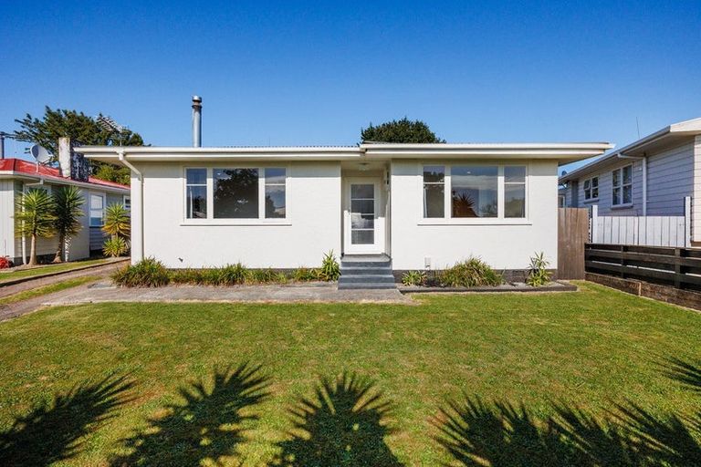Photo of property in 18 Anakiwa Street, Kelvin Grove, Palmerston North, 4414