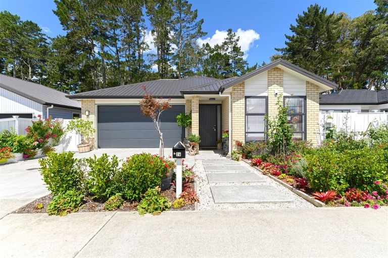 Photo of property in 26 Konoba Avenue, Kumeu, 0810