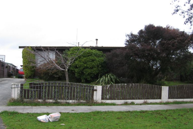 Photo of property in 56 Hillcrest Drive, Kelvin Grove, Palmerston North, 4414