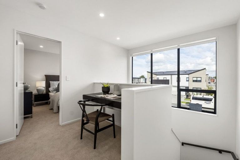 Photo of property in 104e Pepene Avenue, Takanini, 2112