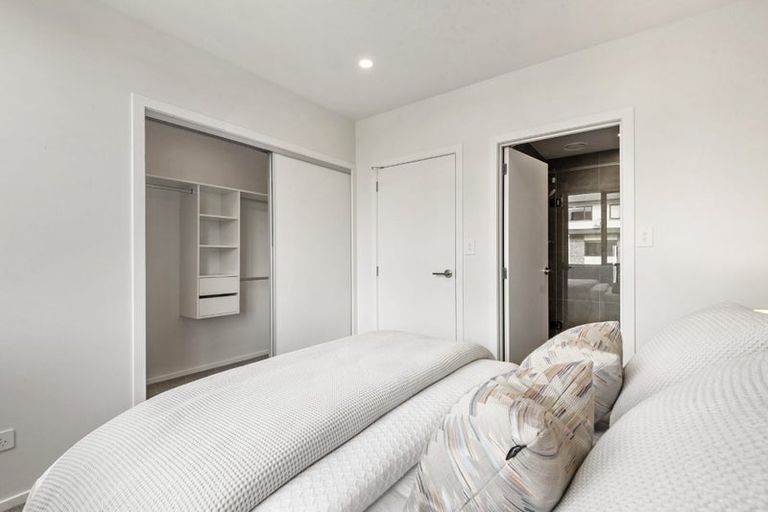 Photo of property in 2/19 Windlass Street, Long Bay, Auckland, 0630