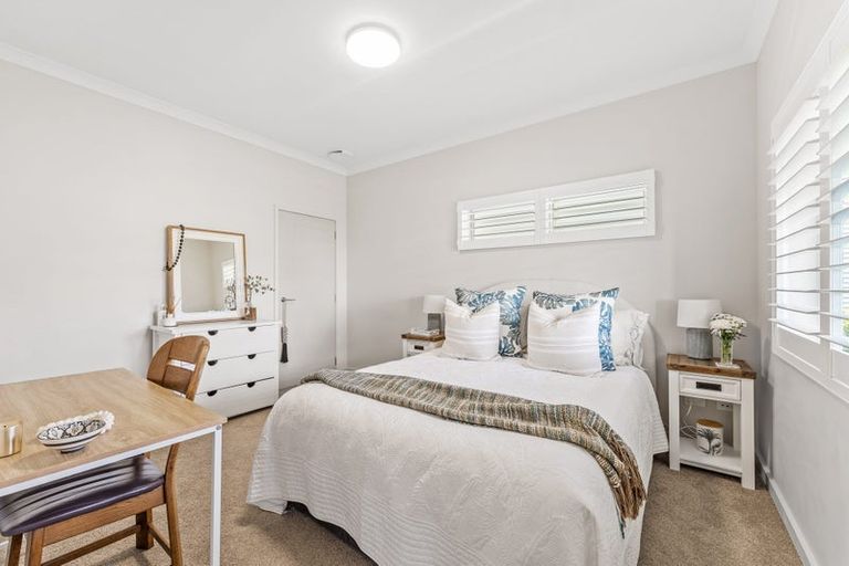 Photo of property in 6 Puriri Boulevard, Orewa, 0931