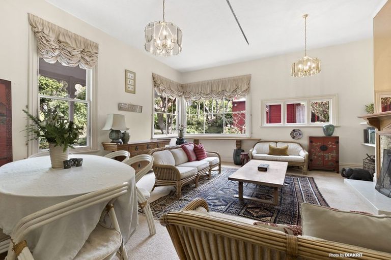 Photo of property in 124 Trelissick Crescent, Ngaio, Wellington, 6035