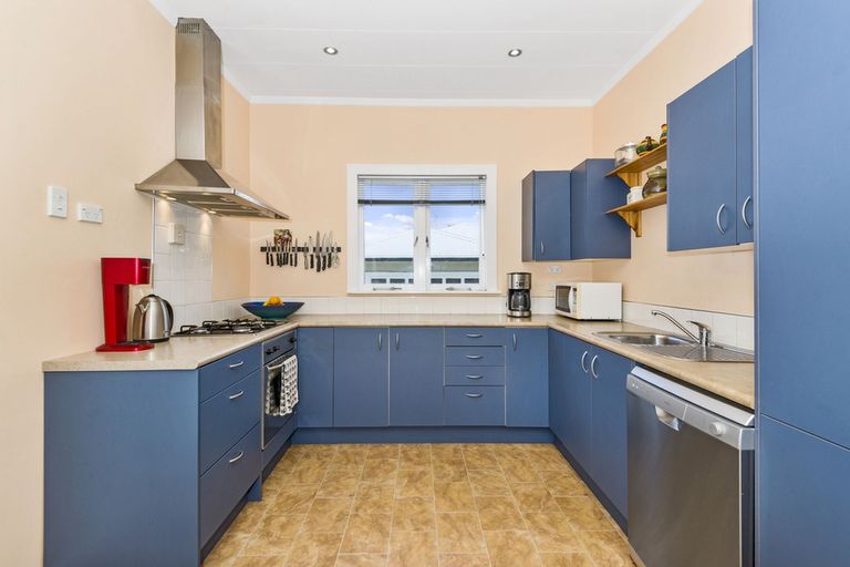 Photo of property in 20 John Street, Pukekohe, 2120