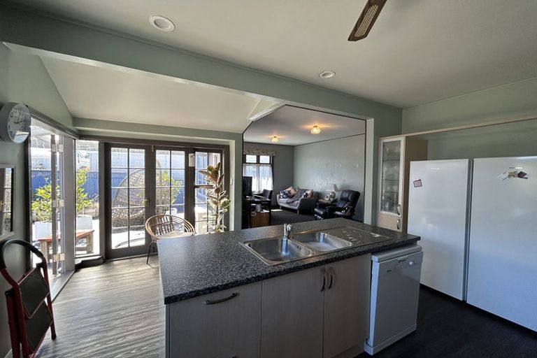 Photo of property in 7 Palm Avenue, Lyall Bay, Wellington, 6022