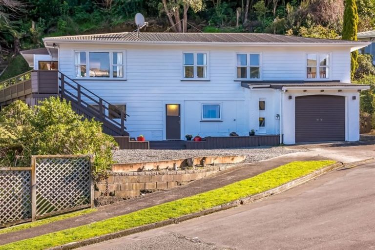 Photo of property in 3 Aspen Grove, Maungaraki, Lower Hutt, 5010