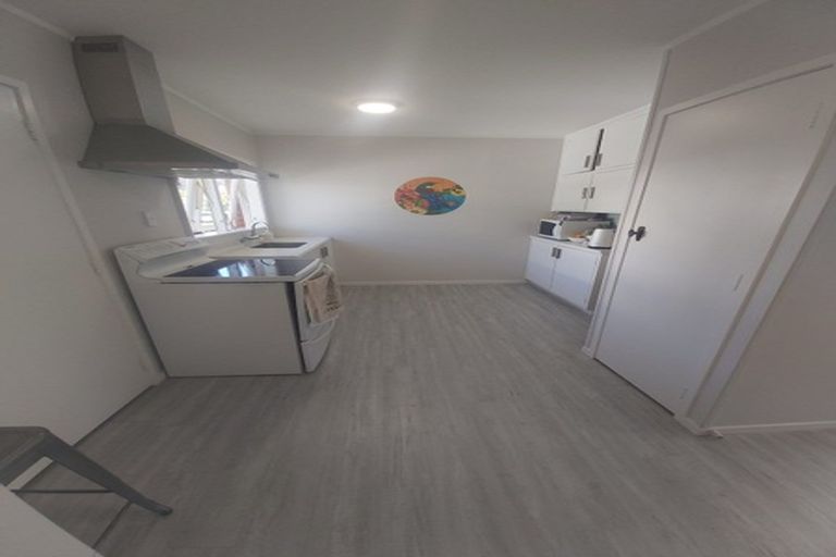 Photo of property in 2/766 Beach Road, Browns Bay, Auckland, 0630