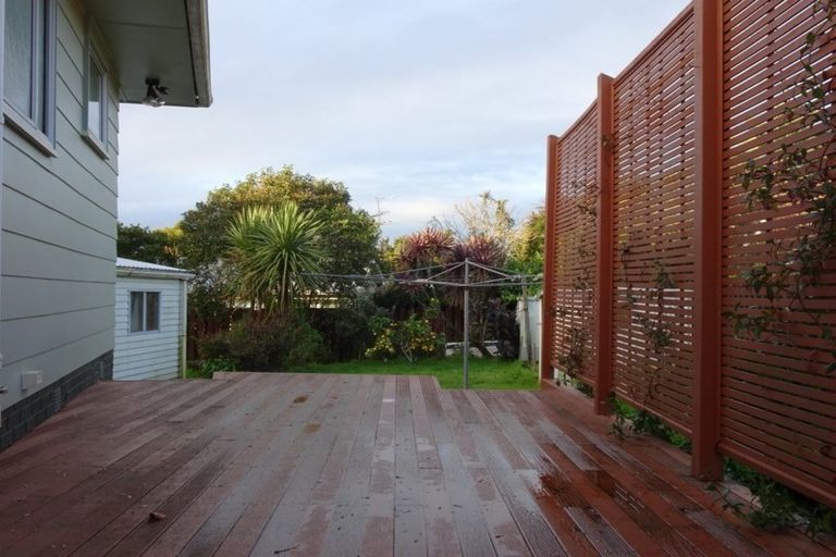 Photo of property in 6 Allington Road, Massey, Auckland, 0614