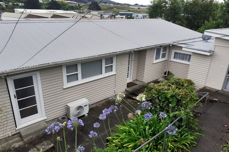 Photo of property in 6 Massey Street, Tawa, Wellington, 5028
