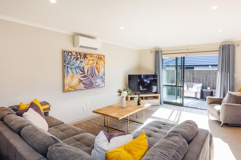 Photo of property in 34 Cyprus Place, Fitzherbert, Palmerston North, 4410