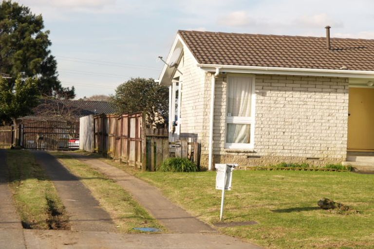 Photo of property in 92 Chelburn Crescent, Mangere East, Auckland, 2024