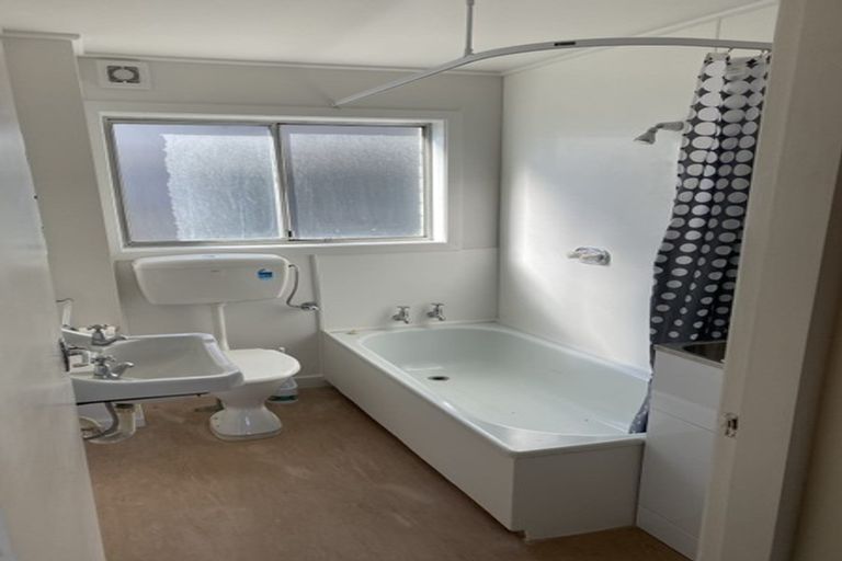 Photo of property in 9/8 Oxford Street, Tawa, Wellington, 5028