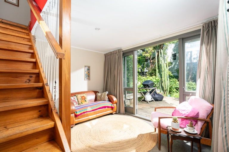 Photo of property in 19 Moir Street, Mount Victoria, Wellington, 6011