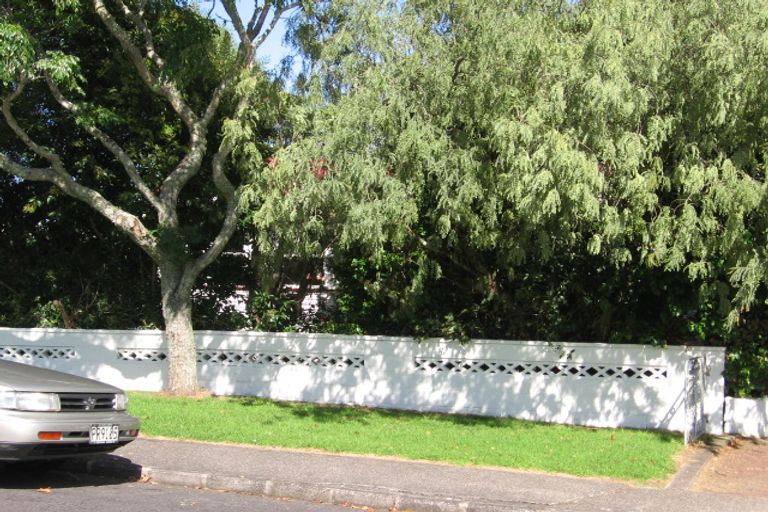 Photo of property in 10 Abbotleigh Avenue, Te Atatu Peninsula, Auckland, 0610