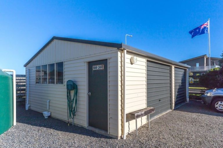 Photo of property in 50 Kent Avenue, Waitarere Beach, Levin, 5510