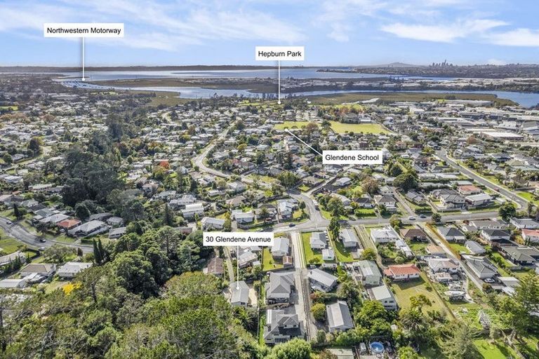 Photo of property in 30 Glendene Avenue, Glendene, Auckland, 0602