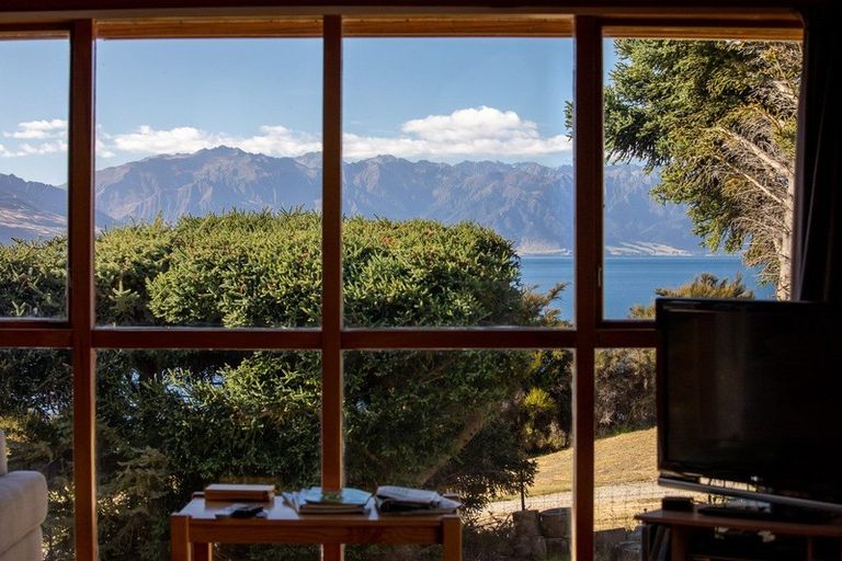 Photo of property in 246 Lakeview Terrace, Lake Hawea, 9382