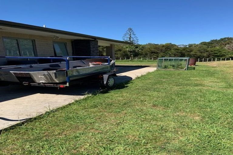 Photo of property in 51-53 Shaw Road, Oratia, Auckland, 0604