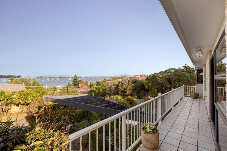 Photo of property in 96 Omokoroa Road, Omokoroa, 3114