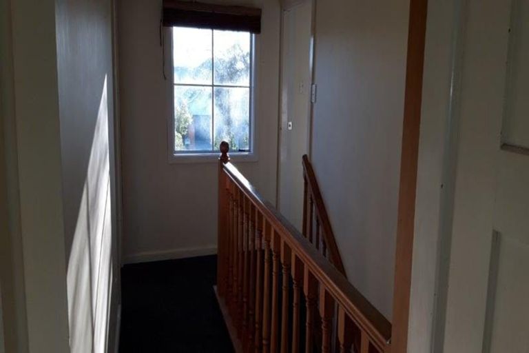 Photo of property in 27 Avonhead Road, Avonhead, Christchurch, 8042
