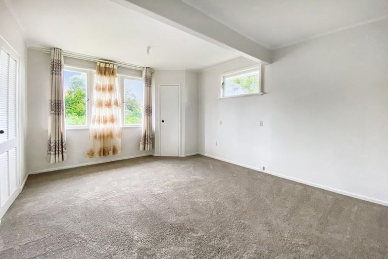 Photo of property in 26 Selwyn Crescent, Forrest Hill, Auckland, 0620