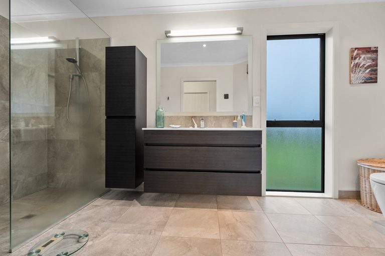 Photo of property in 24 Carrington Drive, Carterton, 5713