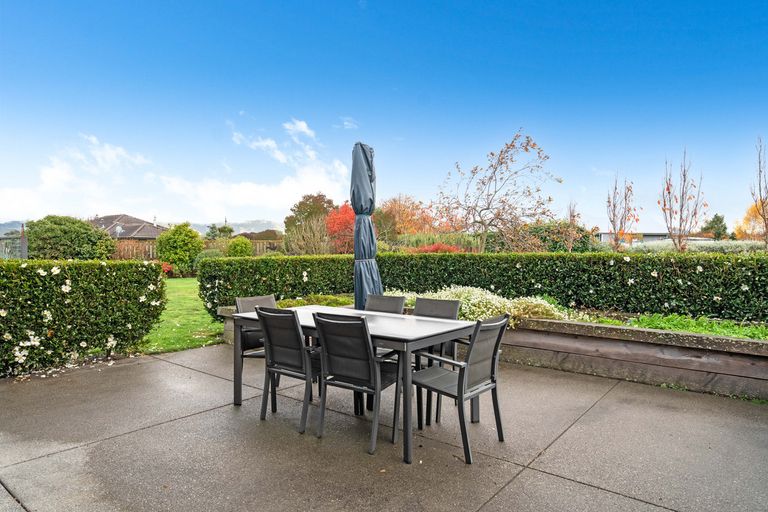 Photo of property in 24 Carrington Drive, Carterton, 5713