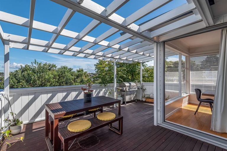 Photo of property in 1/23 Monarch Avenue, Hillcrest, Auckland, 0627