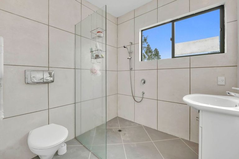 Photo of property in 11 Opou Road, Titirangi, Auckland, 0604