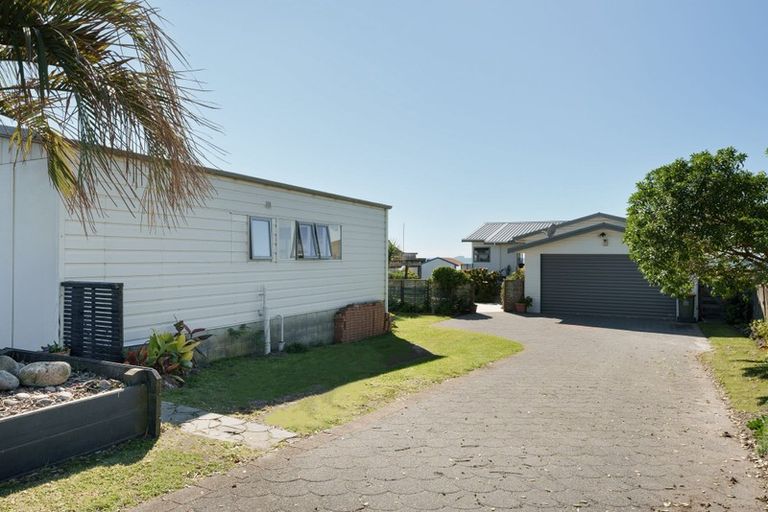 Photo of property in 355 Pukehina Parade, Pukehina, Te Puke, 3189