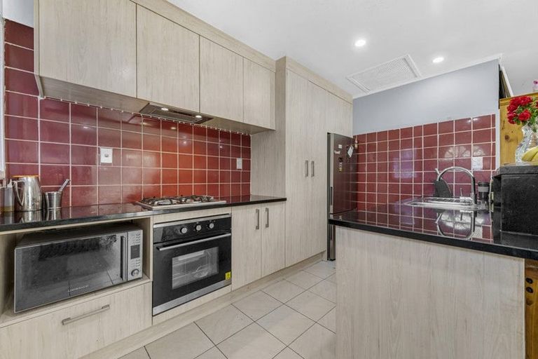 Photo of property in 2/55 Ennis Avenue, Pakuranga Heights, Auckland, 2010