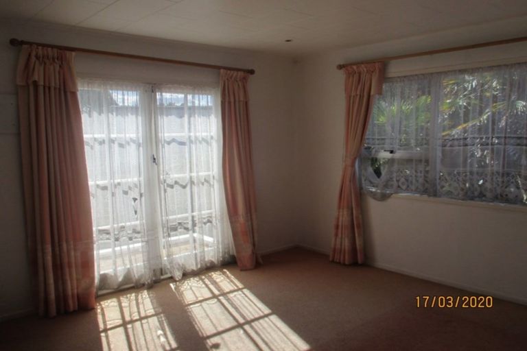Photo of property in 2/133 Pigeon Mountain Road, Half Moon Bay, Auckland, 2012