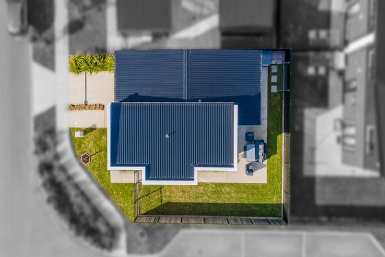 Photo of property in 38 Mawai Hakona Drive, Wallaceville, Upper Hutt, 5018