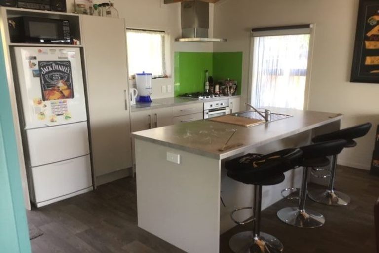 Photo of property in 73 Mould Street, Waitara, 4320