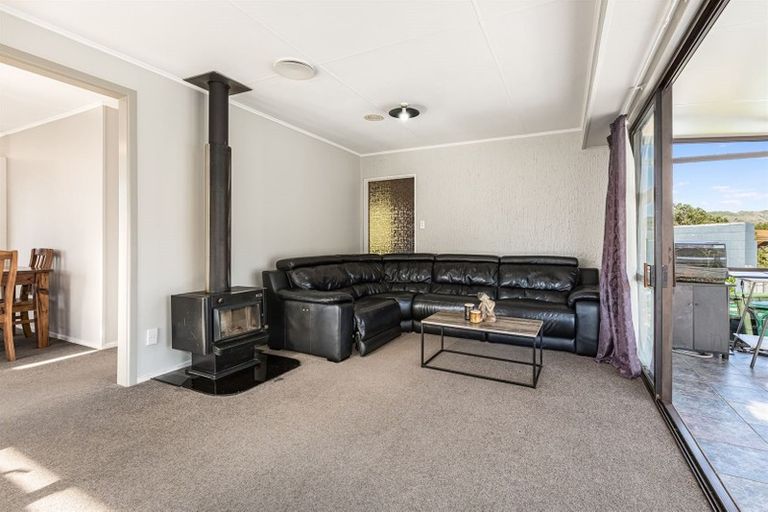 Photo of property in 42 Beaumaris Crescent, Ascot Park, Porirua, 5024