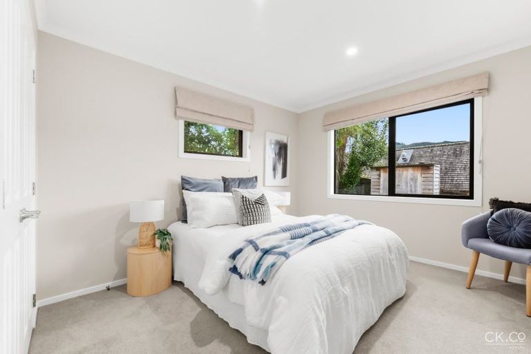 Photo of property in 32a Dowling Grove, Silverstream, Upper Hutt, 5019