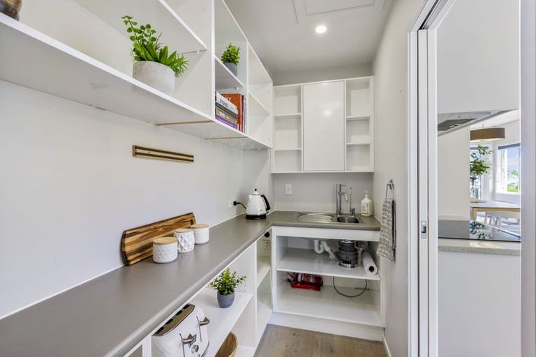 Photo of property in 69 De Luen Avenue, Tindalls Beach, Whangaparaoa, 0930