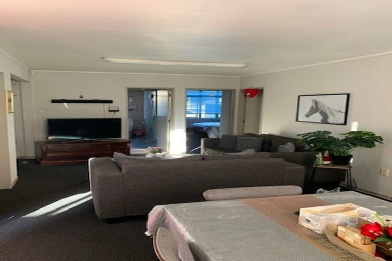 Photo of property in 6 Tangelo Place, Bucklands Beach, Auckland, 2012