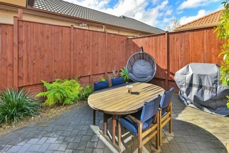 Photo of property in 20 Cyril French Drive, Flat Bush, Auckland, 2016