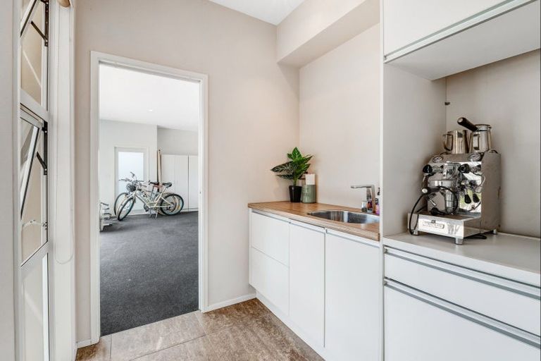 Photo of property in 21 Grand Drive, Orewa, 0931