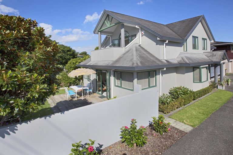Photo of property in 2/63 Hattaway Avenue, Bucklands Beach, Auckland, 2012