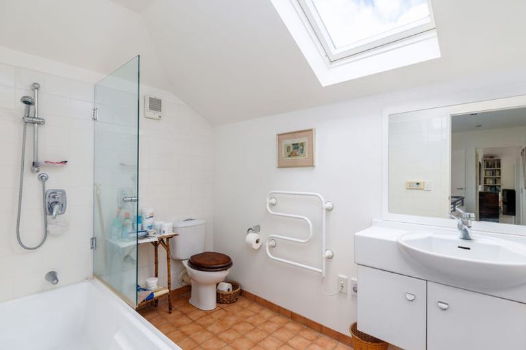 Photo of property in 56 Hawkesbury Avenue, St Albans, Christchurch, 8014