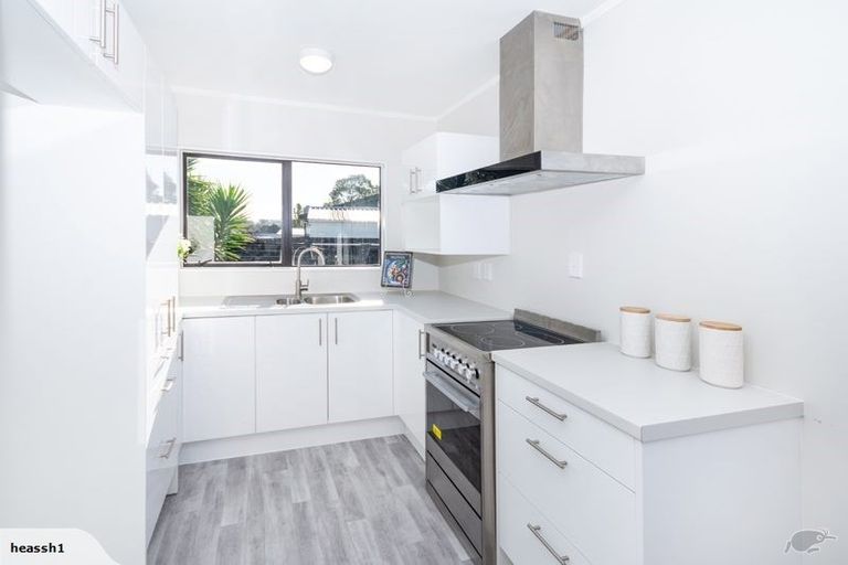 Photo of property in 2/83 Redcrest Avenue, Red Hill, Papakura, 2110